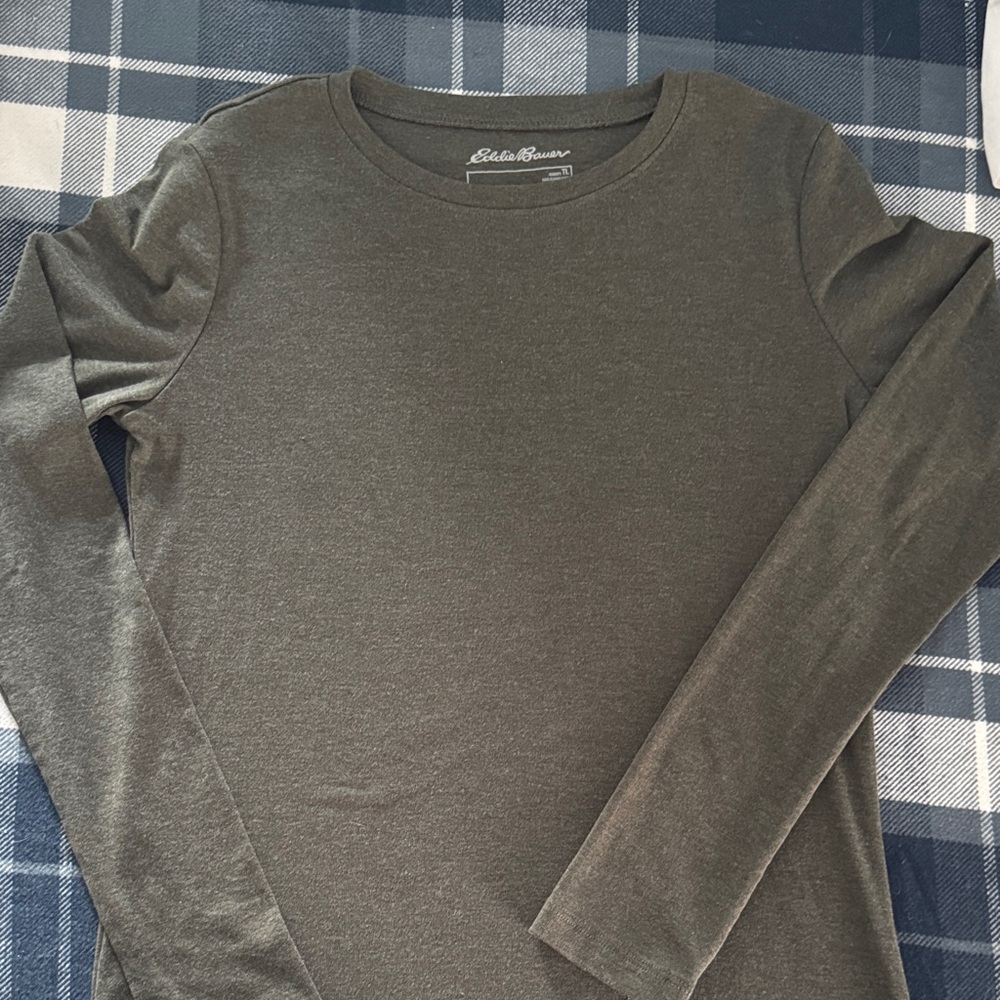 Eddie Bauer Classic Long Sleeve Tees - Black, Gray NWT, Olive Bundle of 3 - Picture 5 of 6